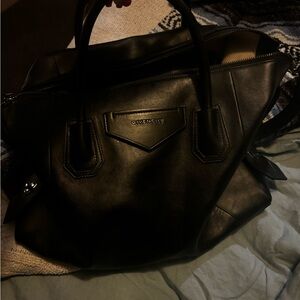 Givenchy Antigona bag black